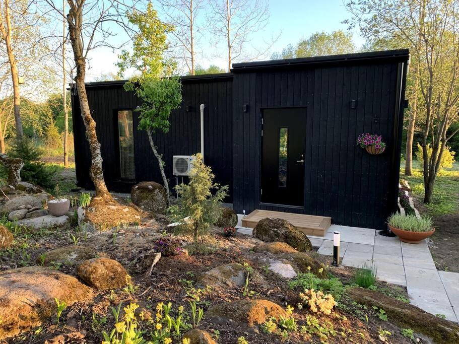 Small Cozy 3-Room House With Terrace & Large Garden Ilmandu 외부 사진